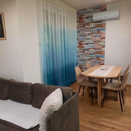 Lux Advent Apartment Суботица Екстериор снимка