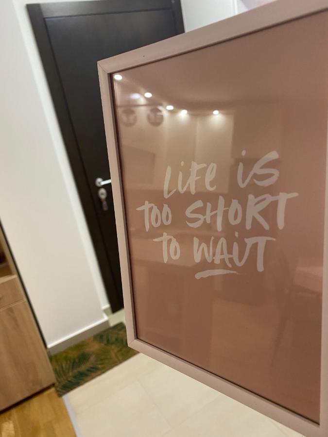 Lux Advent Apartment Суботица Екстериор снимка