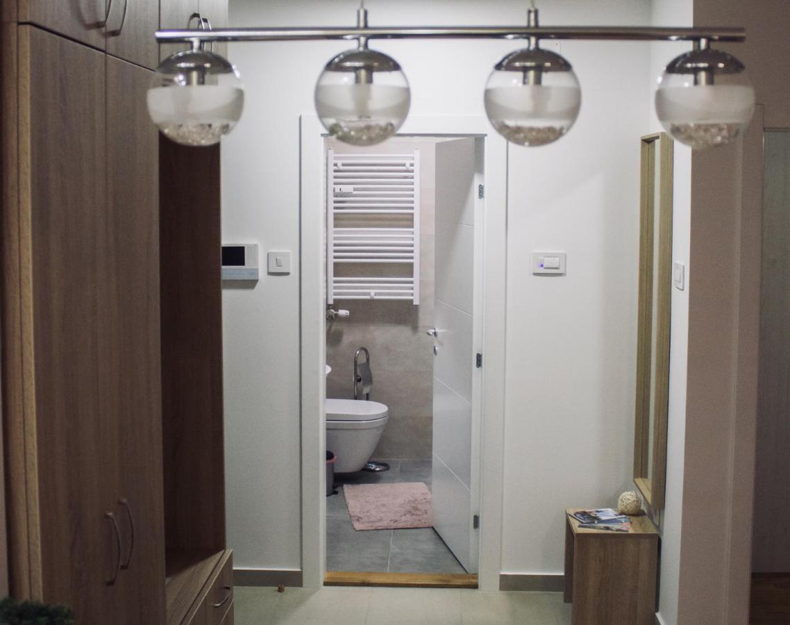 Lux Advent Apartment Суботица Екстериор снимка