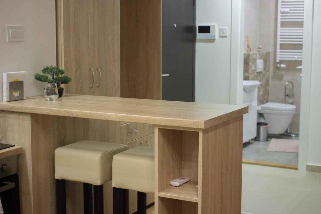 Lux Advent Apartment Суботица Екстериор снимка
