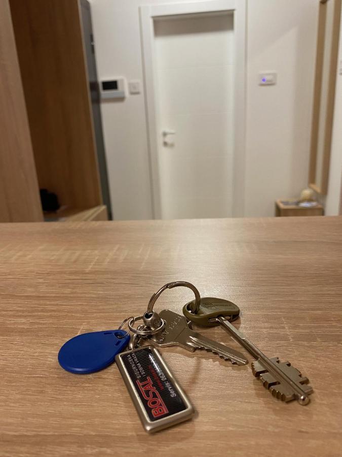 Lux Advent Apartment Суботица Екстериор снимка