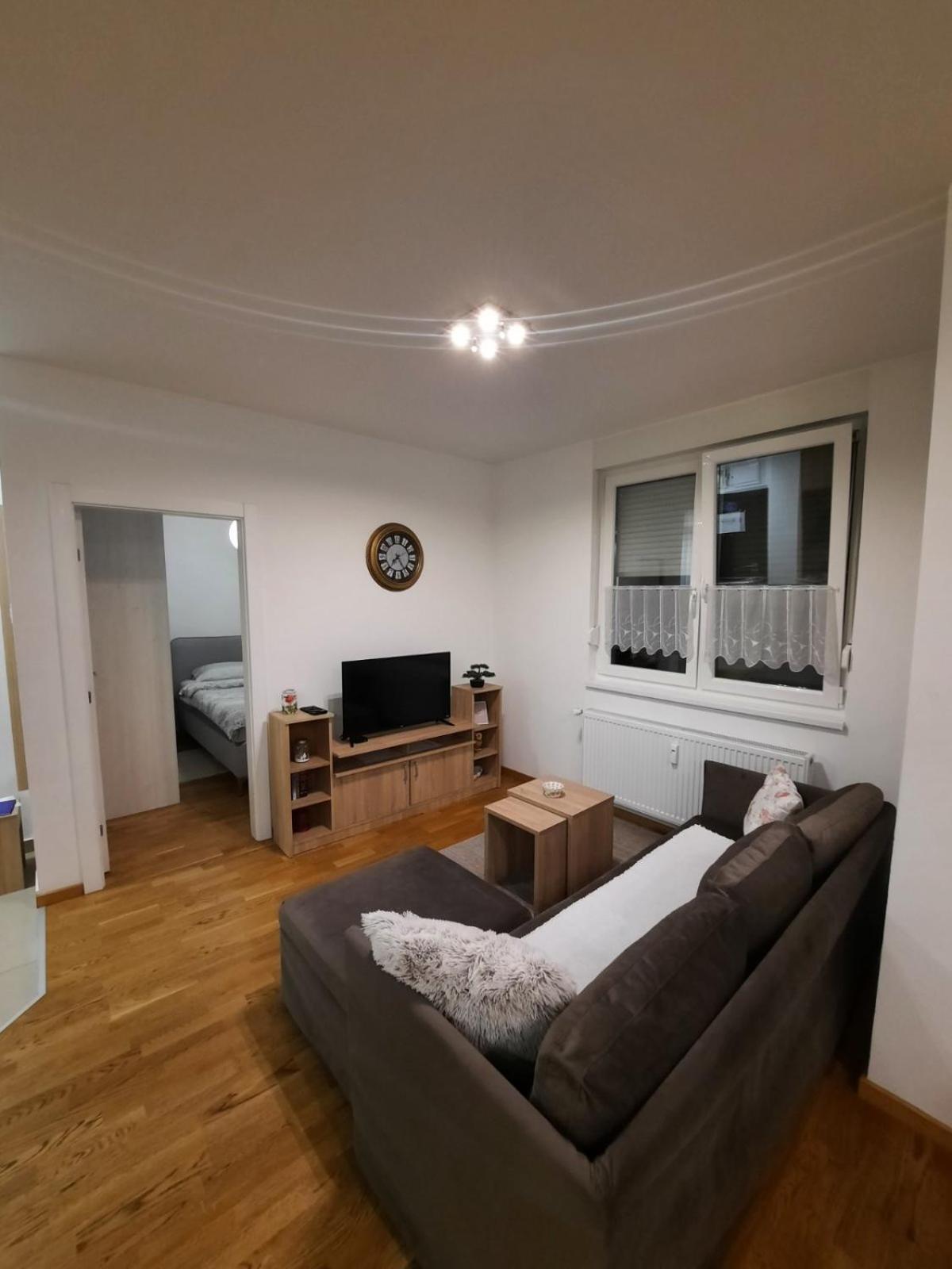 Lux Advent Apartment Суботица Екстериор снимка