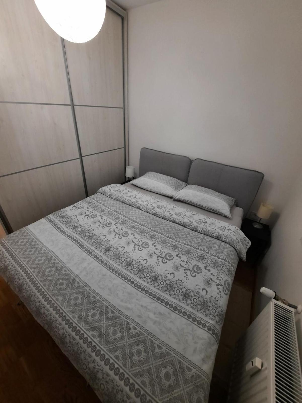 Lux Advent Apartment Суботица Екстериор снимка