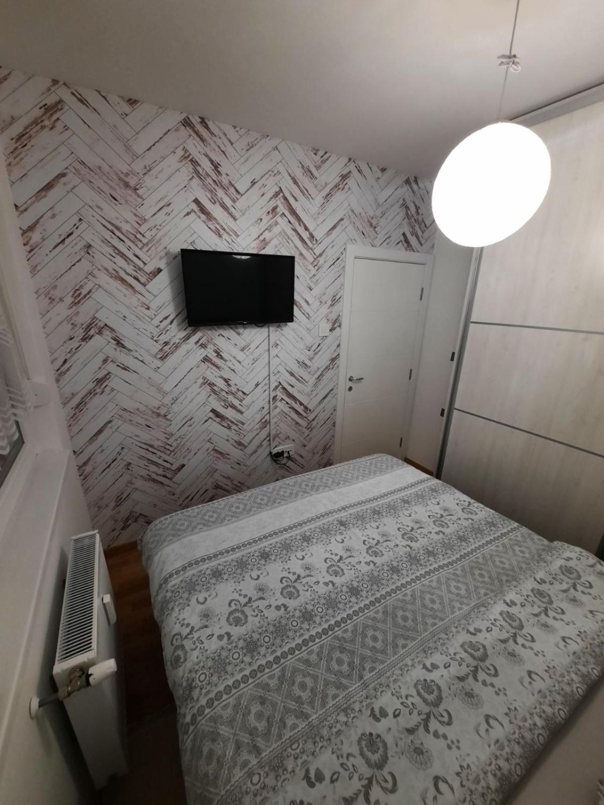 Lux Advent Apartment Суботица Екстериор снимка